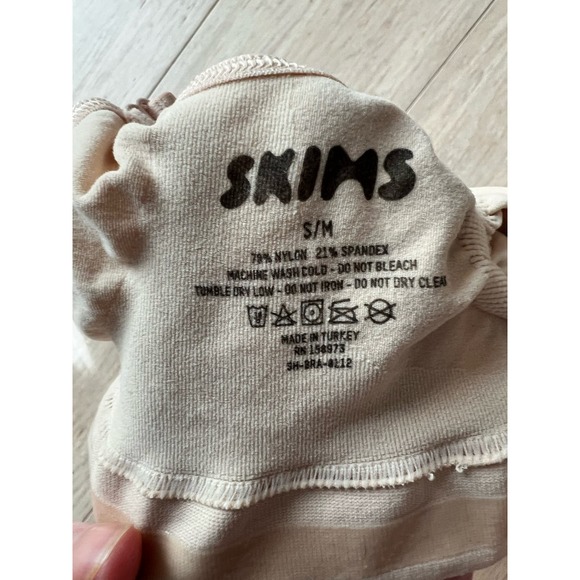 NEW Skims Sculpting Bralette Tan Nude Sports Bra Size S/M - Picture 3 of 3